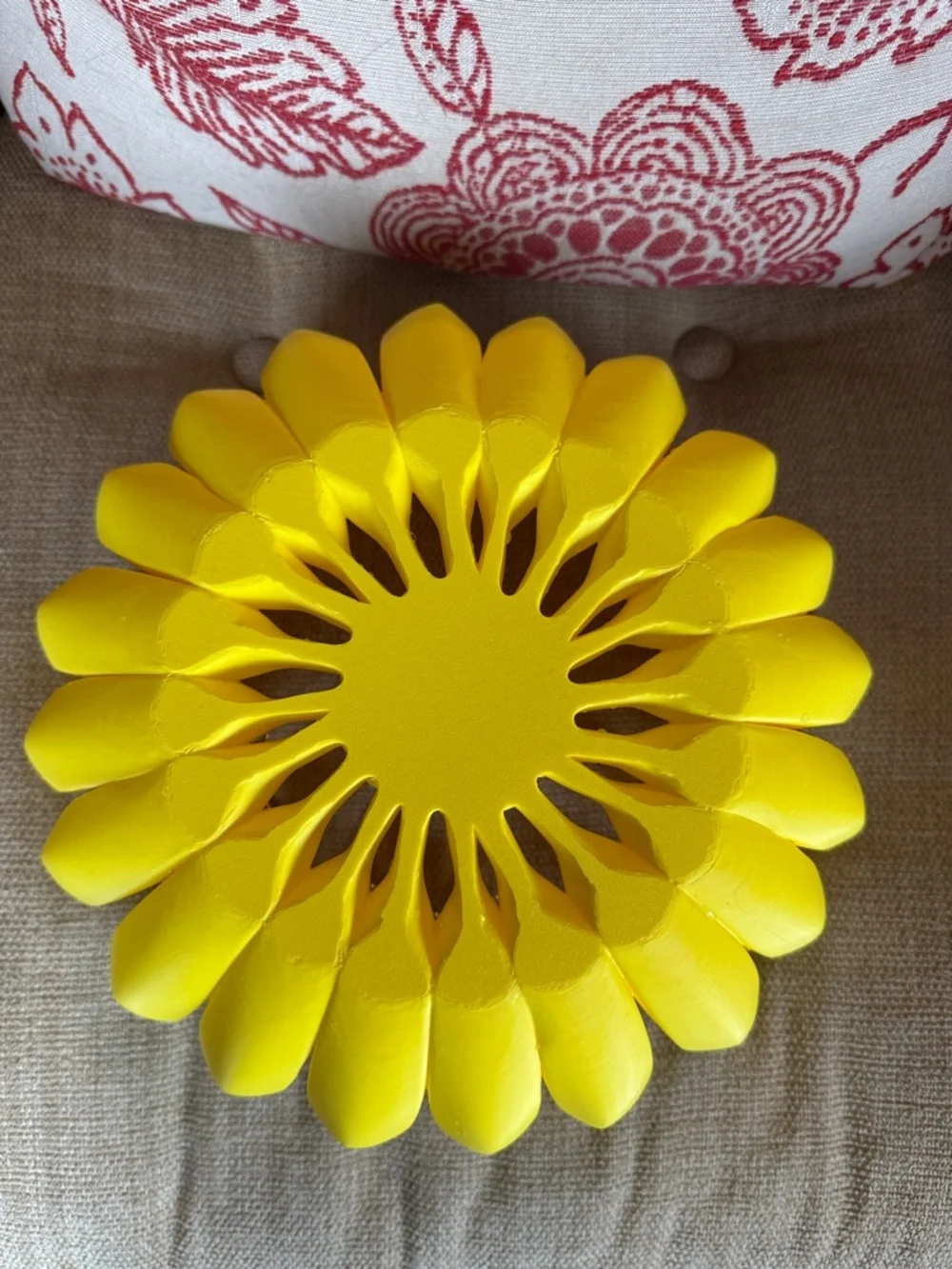 Hand Crafted Yellow Banana Serve Bowl - Picture 4 of 4